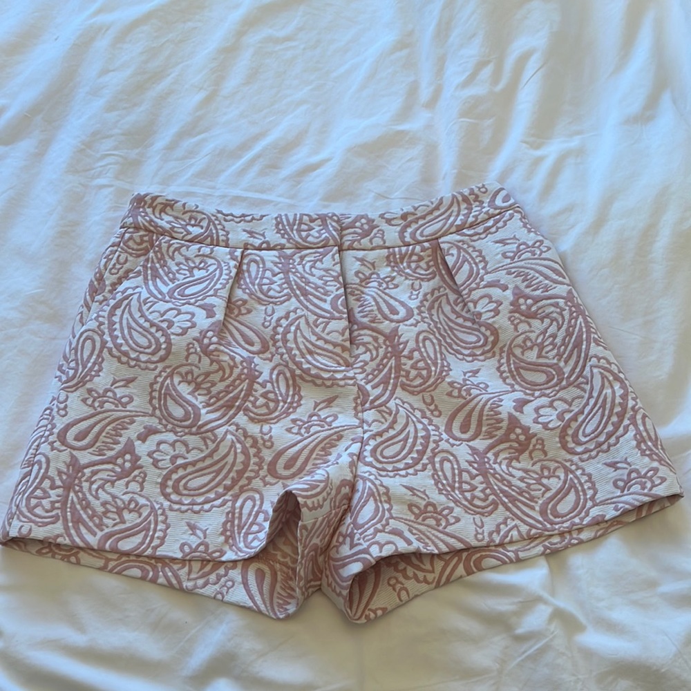 Victoria Beckham Rose and White shorts